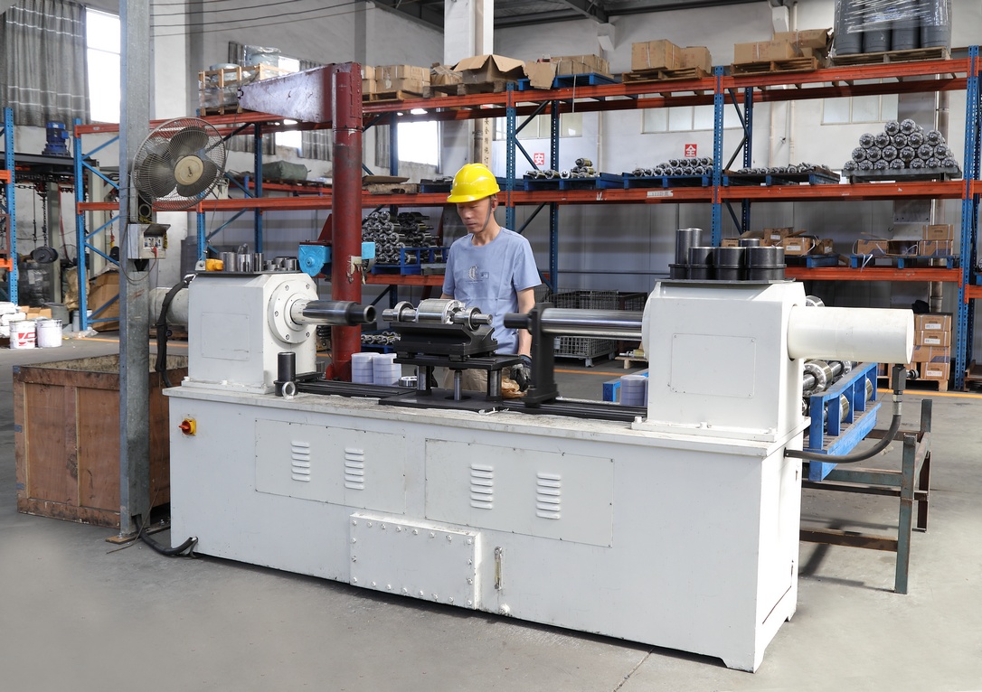 转子压轴承专机